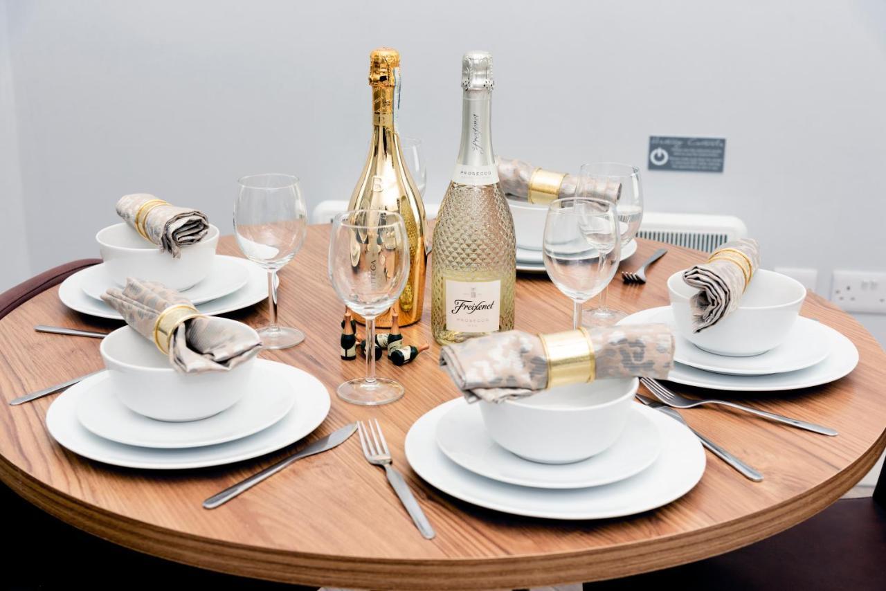 Wrexham Central Stay - Apartment Six Esterno foto