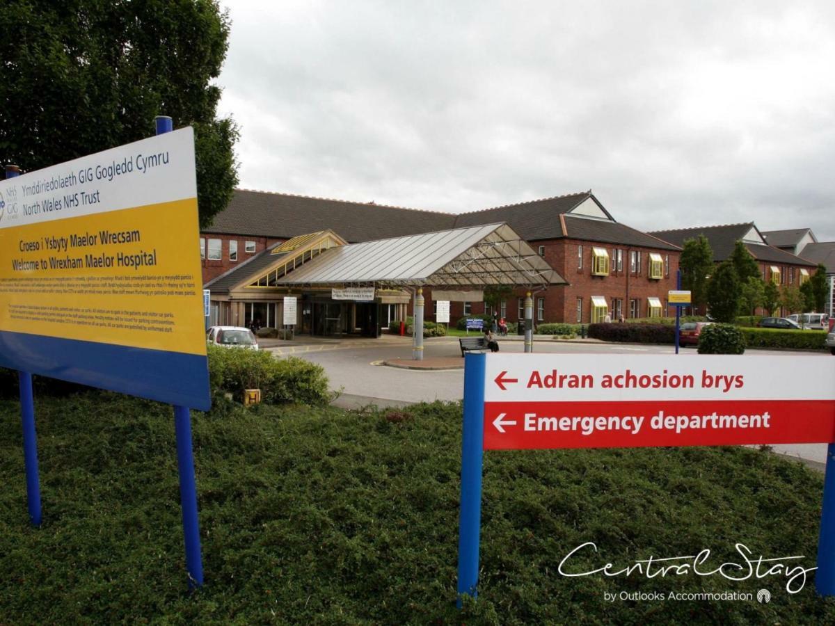 Wrexham Central Stay - Apartment Six Esterno foto